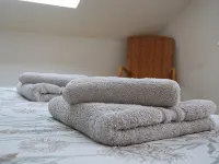 South-Facing Sea View Apartment in Carantec 卡朗泰克酒店