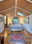 Small One Bedroom Private Cottage on Large Quiet Property. - 4-Star