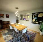 <br>~Keasington House, a Mid Century Gem in Hucrest.  2bdrm, 2bath - 3-Star