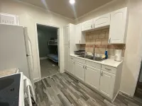 West Plaza Cozy Comfort Unit A - Homestays