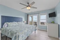 “Shore Thing” at our spacious Beachfront Oasis - WEST - balcony