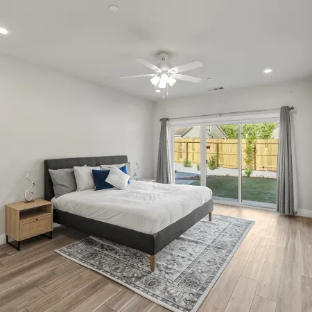 Newly Built Murphy's Modern Retreat マーフィーズのホテル