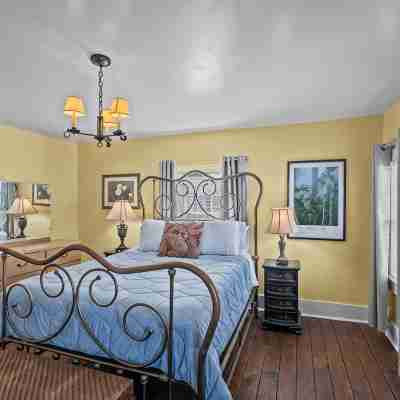 Historic District: Downtown New Bern Rooms
