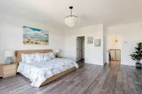 Spacious modern cottage with incredible views in the Bruce Peninsula