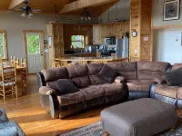 Cabin with beautiful mountain and valley views Hotels in Sequatchie County
