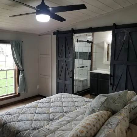 Book for summer fun at Eagles Cove on Lamoka !! Lake steps away