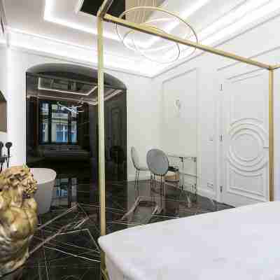 Antique Glam Apartment - looking for luxury, glamour, exuberance in the Old Town Rooms