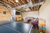 Mountain Views, 3 king beds, ready for Multi Couples get away!!! Fido too!!!