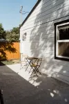 Adorable Studio - Private Patio - Dream Kitchen - บังกะโล