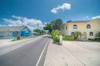 NEW! Modern Beach/Oceanfront Condo - STUNNING! Seabreeze Villas - Homestays