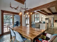 Rustic chic chalet in the forest - Homestays