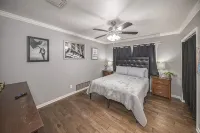 Right At Home-Midland Clermont House w/ Pool and Billiards - Bungalows