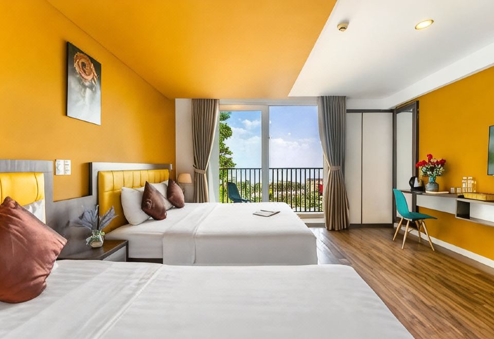 Rich Hotel Images