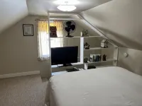 Cozy 3-bedroom cottage encased by expansive country pastures! - 3-Star