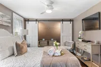 Yellow Bird Cottage - Cozy home minutes from Radford University, with large deck - Wifi