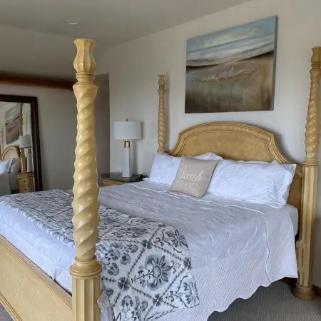 Elegant Coastal Retreat with Ocean Views, Hot Tub & Dog Friendly