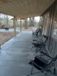 Brand new cabin in the woods with hot tub  1/2 mile from Starview Winery - Alppimaja