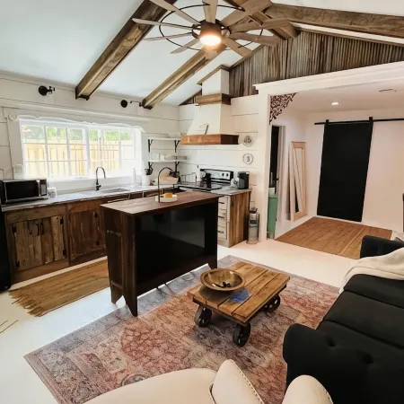 Modern Farm House Pensacola, FlCentrally located in the heart of Pensacola