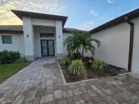 Radiant Luxury Retreat: Serene Outdoor Space! - 5-Star