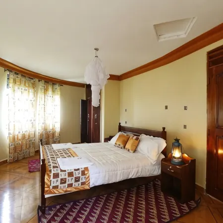 Top of the World Lodges Fort Portal