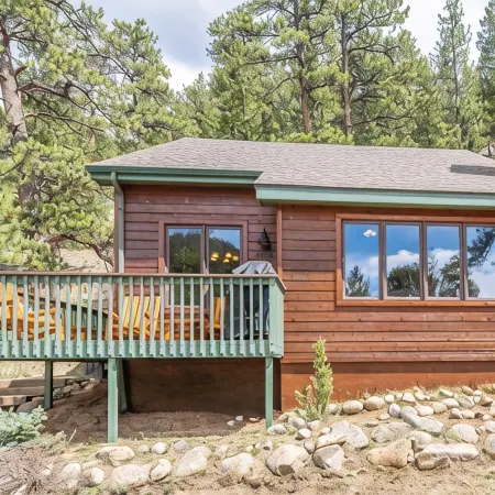 Perfect Family Cabin, Walking Distance to RMNP and the River in Aspen Brook + AC
