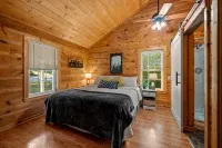 Cozy Cabin, 10 minutes to downtown Gatlinburg! - شاليه