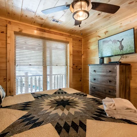 Luxury Mountain Escape: Hot Tub, Pool Table, Pool,  Mountain Views - Near Town