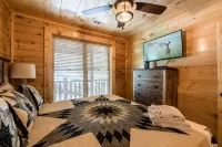 Luxury Mountain Escape: Hot Tub, Pool Table, Pool,  Mountain Views - Near Town - Tiny Houses