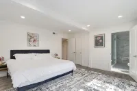Village Homes: Elegant Serene Retreat - 4-Star
