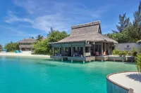 Grand Park Kodhipparu Maldives - Pools