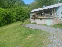 Cozy with spectacular views, easy access to I-64, and each end of the NRGNP - Wifi