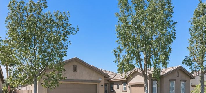 Desert Golf Getaway by GPM -Tennis+Pickleball+Priv. Pool+More! Walk to Festivals Hotels in Indio