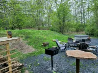 Large Private Rustic Retreat w/hot tub, fire pit, game room - 3-Star