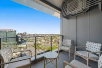 Immaculate Top Floor Views! 2Bed/2Bath/1Car/Pool - Mountain view