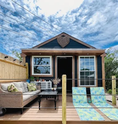 🌾Brand New Tiny Home! Downtown & Beachy☀️ - Wifi