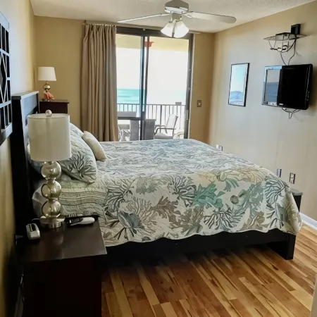 Exquisite Phoenix VII 7604 Sleeps 8-Direct Beachfront, Fabulous Amenities!