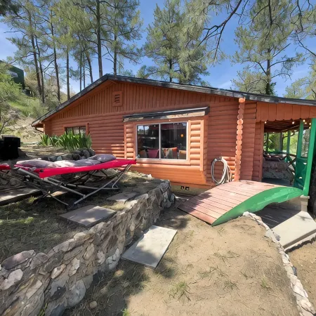 Rustic Cabin Bordering the Pines, Less than 1mi to DT Square