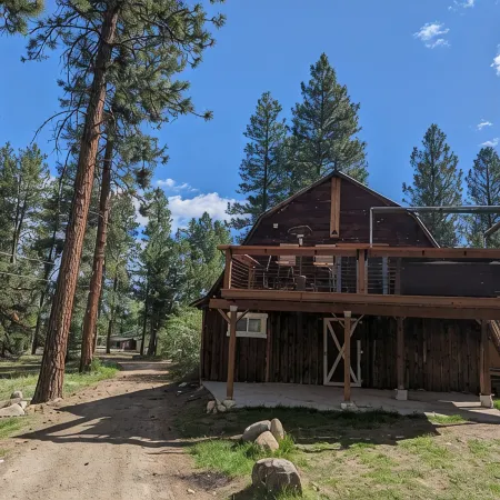 Unique Rustic and Renovated Barn in the Woods