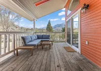 Charming 3-4 BR home with pool, river access & sweeping grounds - 4 stjerner