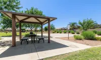 Backyard Oasis - Heated Pool Hot Tub - Spring Training - 5Br Single Level Home - 4-Star