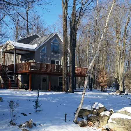 Beautiful New Pocono Chalet!