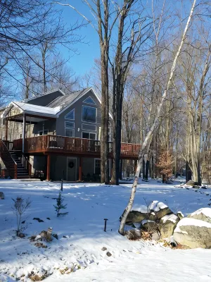 Beautiful New Pocono Chalet! - Chalets