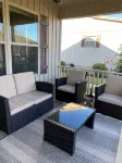 Lakefront Cabin in quiet cove. No steps to private boat slip. Pet friendly. - ブティック
