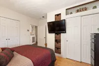 Stunning 1 BR-Apt-Oceanview to Revere Beach -3 Train Stop Boston Logan Airport - Wifi