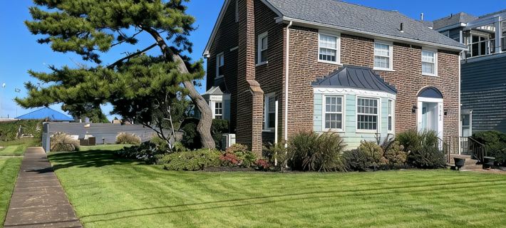 Ocean Ave 5Br: Huge Fenced Yard, Pet Friendly, 2 Houses to Beach + Shark Park! Hotele w: Brigantine