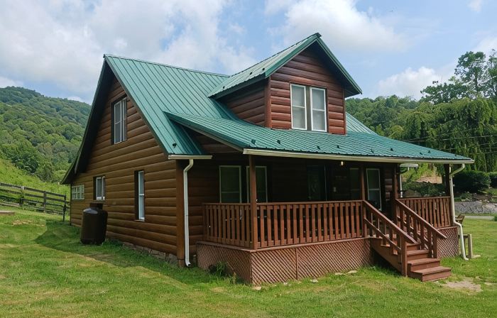 Wild Horse Lodge at Highland Hideaways near Grayson Highlands - Arcade/Theater