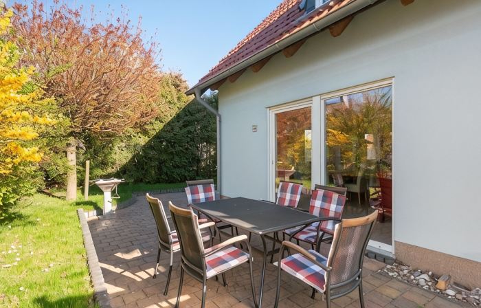 300 m to the white sand beach, 150 m² living space, WLAN, great value for money