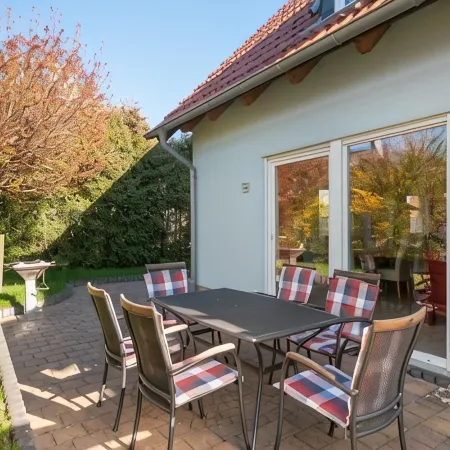 300 m to the white sand beach, 150 m² living space, WLAN, great value for money