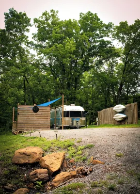 Escape to Nature: Lake of Egypt Airstream Stay with Hiking and Wineries Nearby - 3-Star