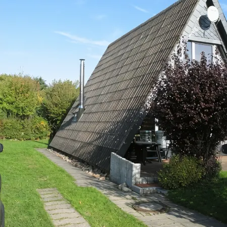 Holiday house with fireplace, near the beach, dogs welcome